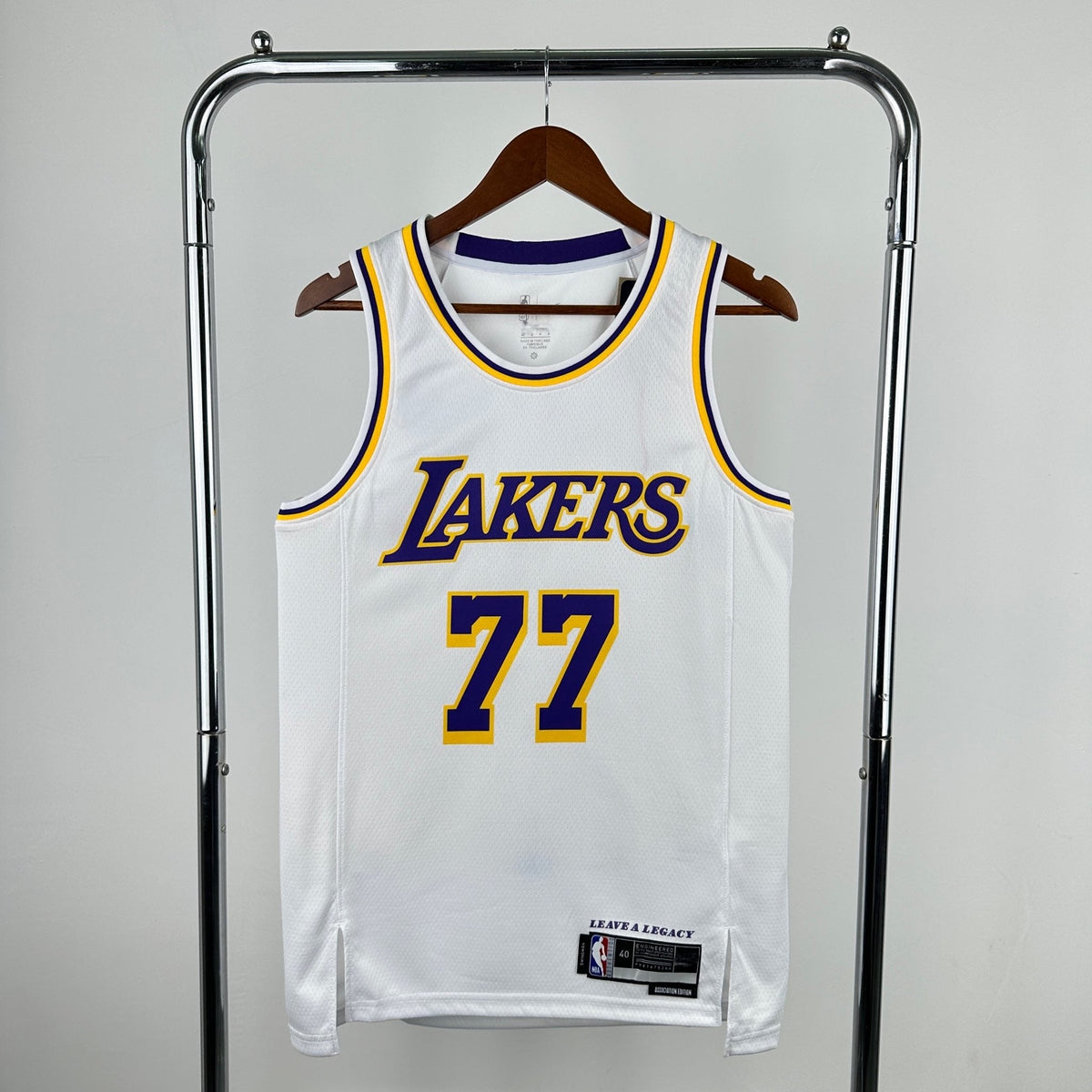 Los Angeles Lakers Association (Current)- #77