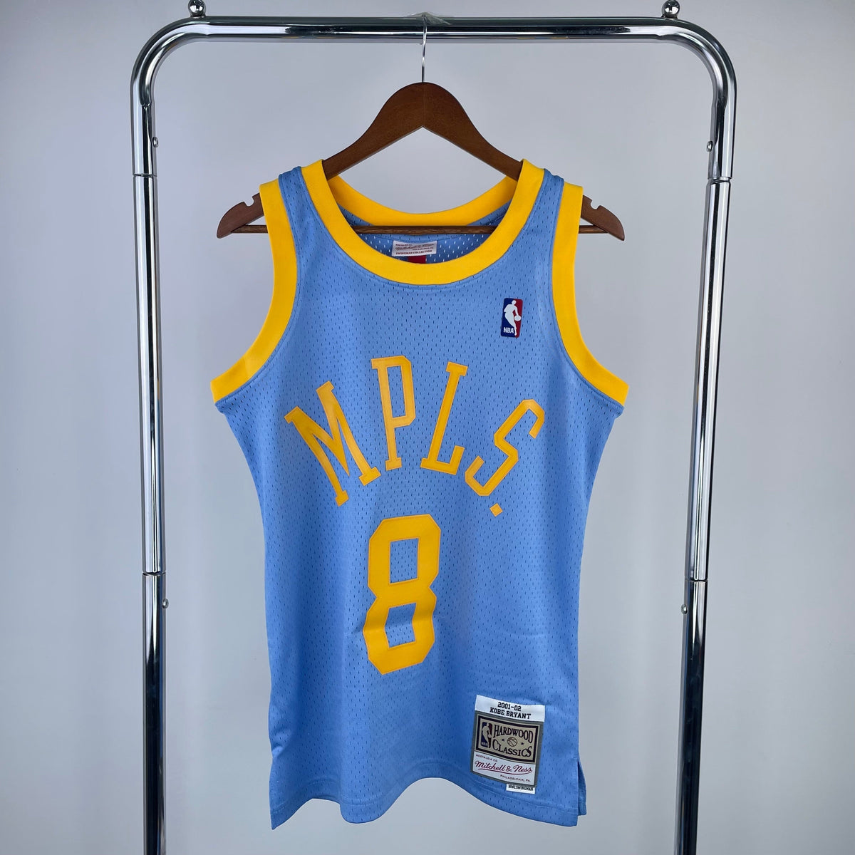 Los Angeles Lakers Retro (2001)- #8