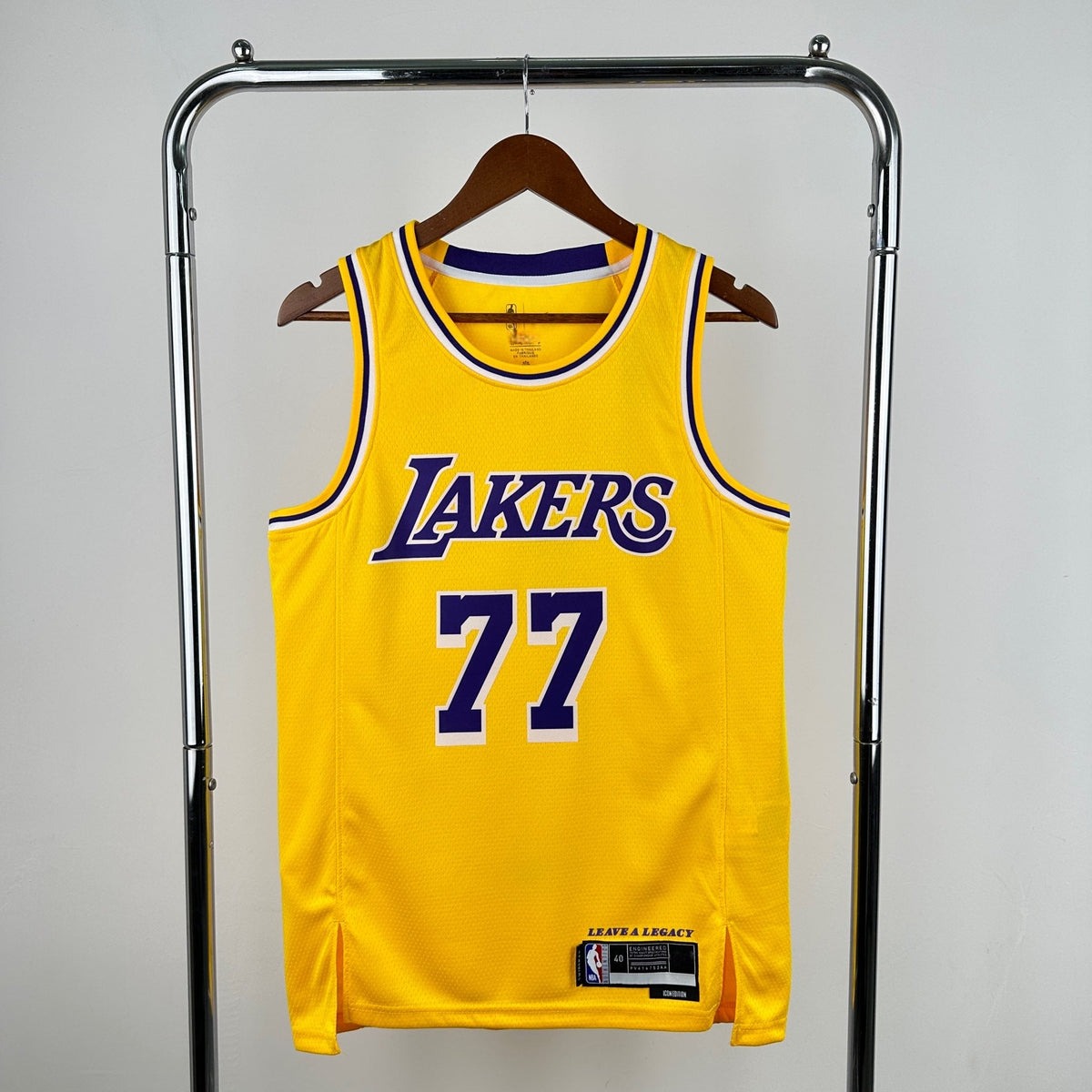 Los Angeles Lakers Icon (Current)- #77