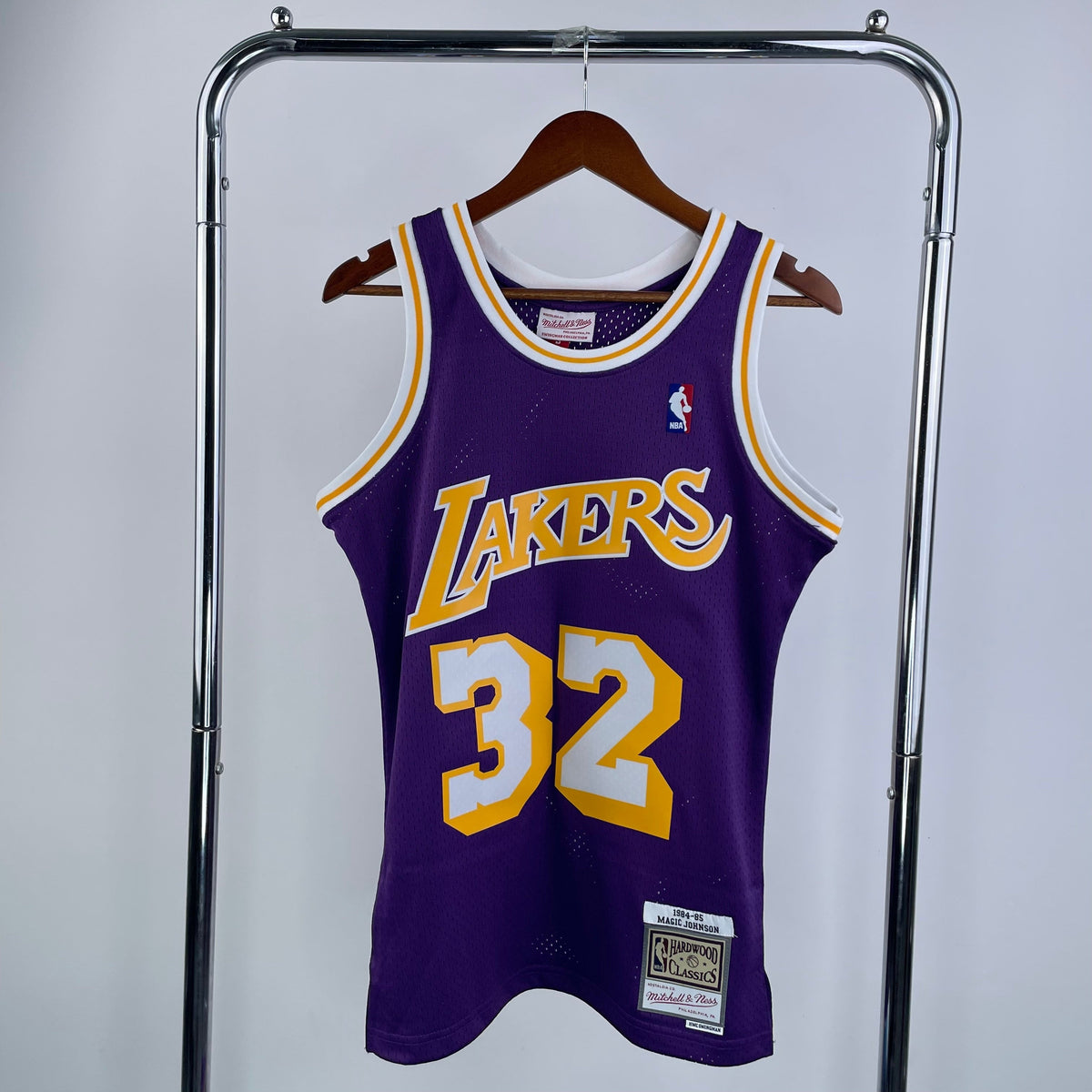 Los Angeles Lakers Retro (1984)- #32