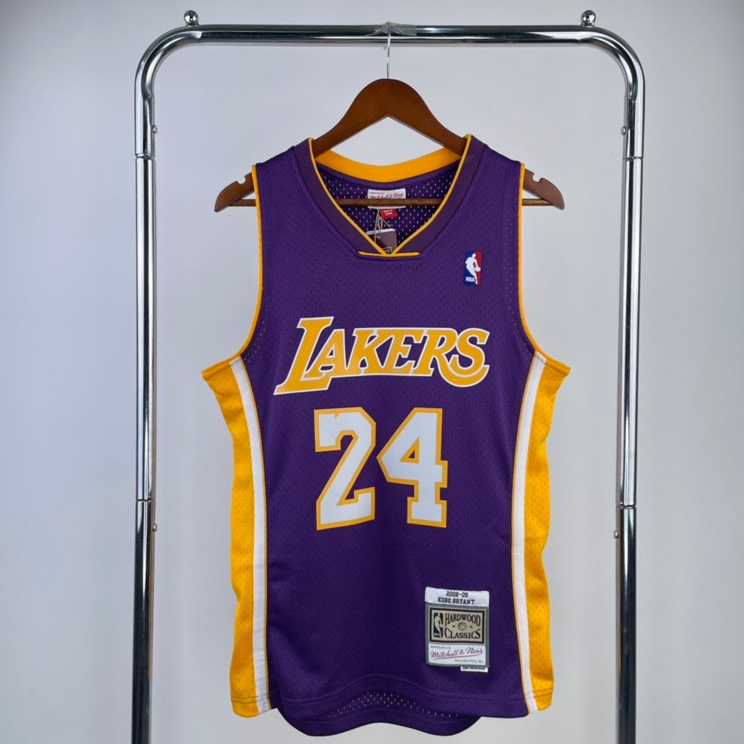 Los Angeles Lakers Retro (2008)- #24