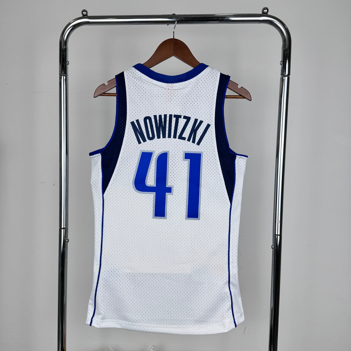 Dallas Mavericks Retro (2010) - Dirk Nowitzki #41