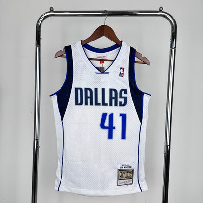 Dallas Mavericks Retro (2010) - Dirk Nowitzki #41